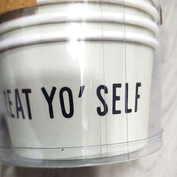 ❤️NWT❤️ White Treat Yo' Self Food Storage Cups - Picture 6 of 6